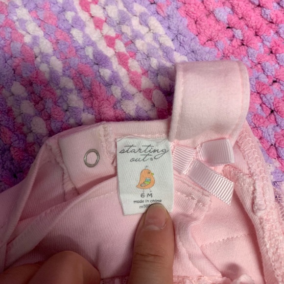 💕Super Adorable Ruffle 3 Piece outfit 💕 - Picture 6 of 7